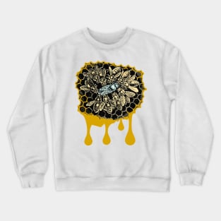 Queen bee on the dripping honeycomb beekeeper Crewneck Sweatshirt